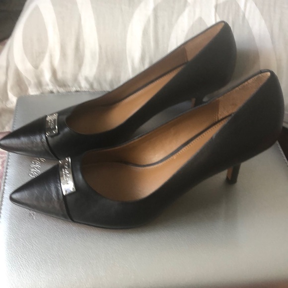 black court shoes small heel